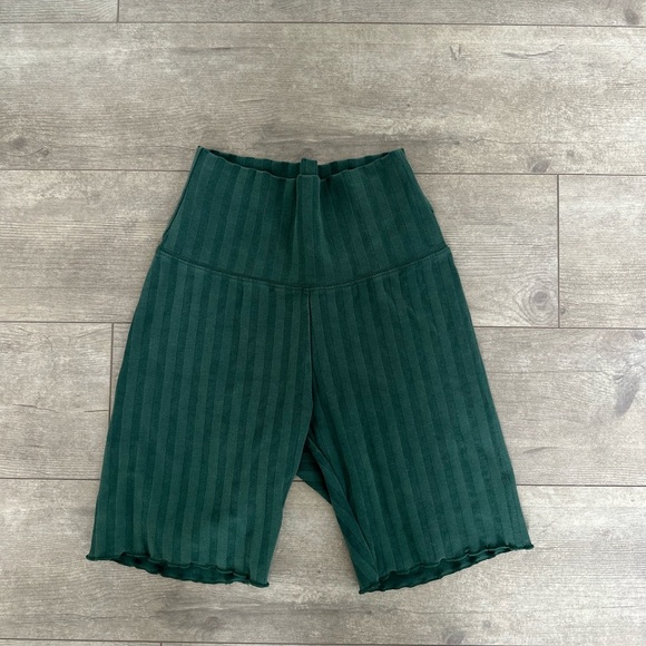 Offline by Aerie High Rise Bike Athletic Shorts 7” in seam
Euc size small - Picture 11 of 14